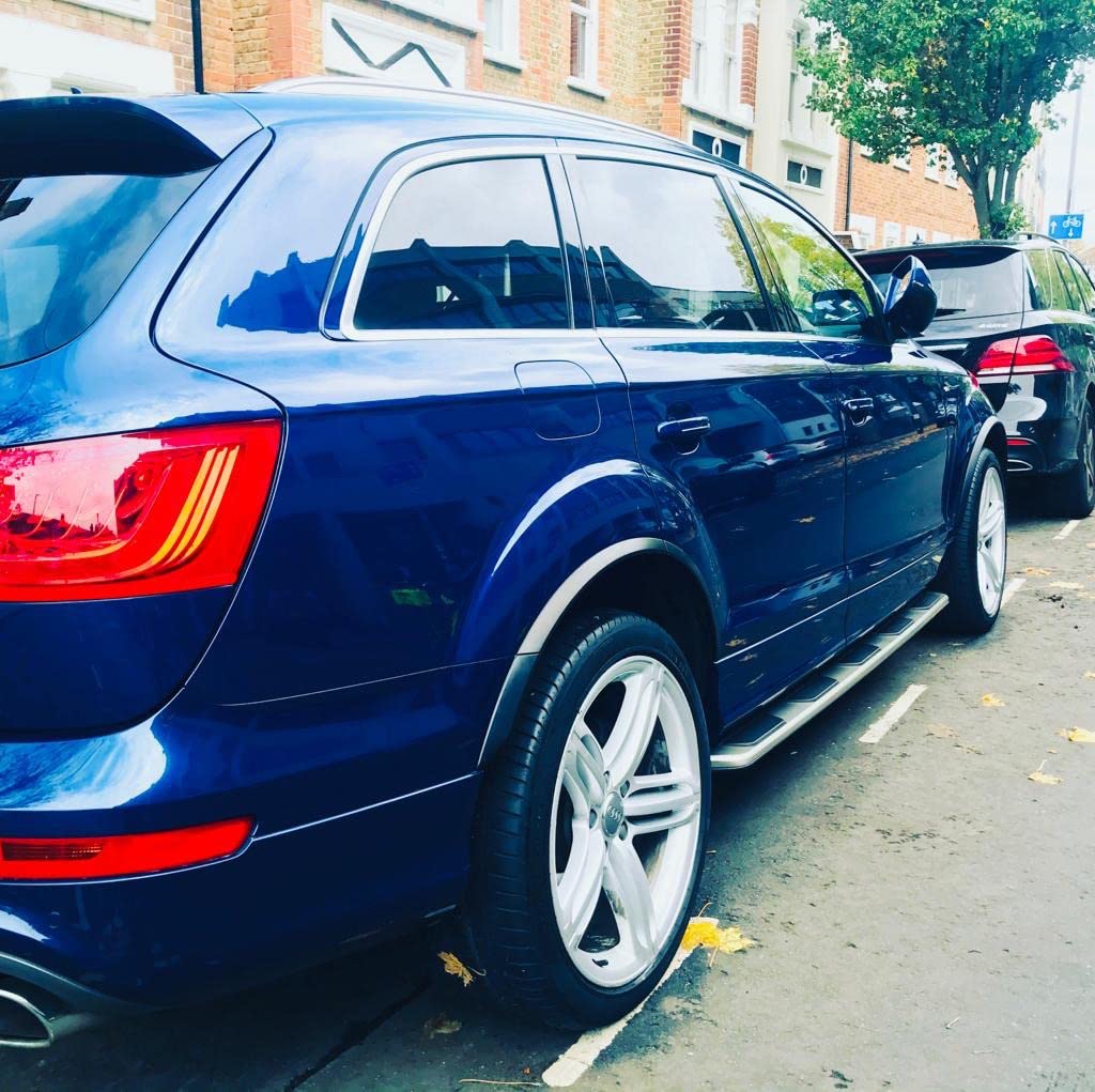 Customer review image of blue SUV after using Mullock's Dry Wash