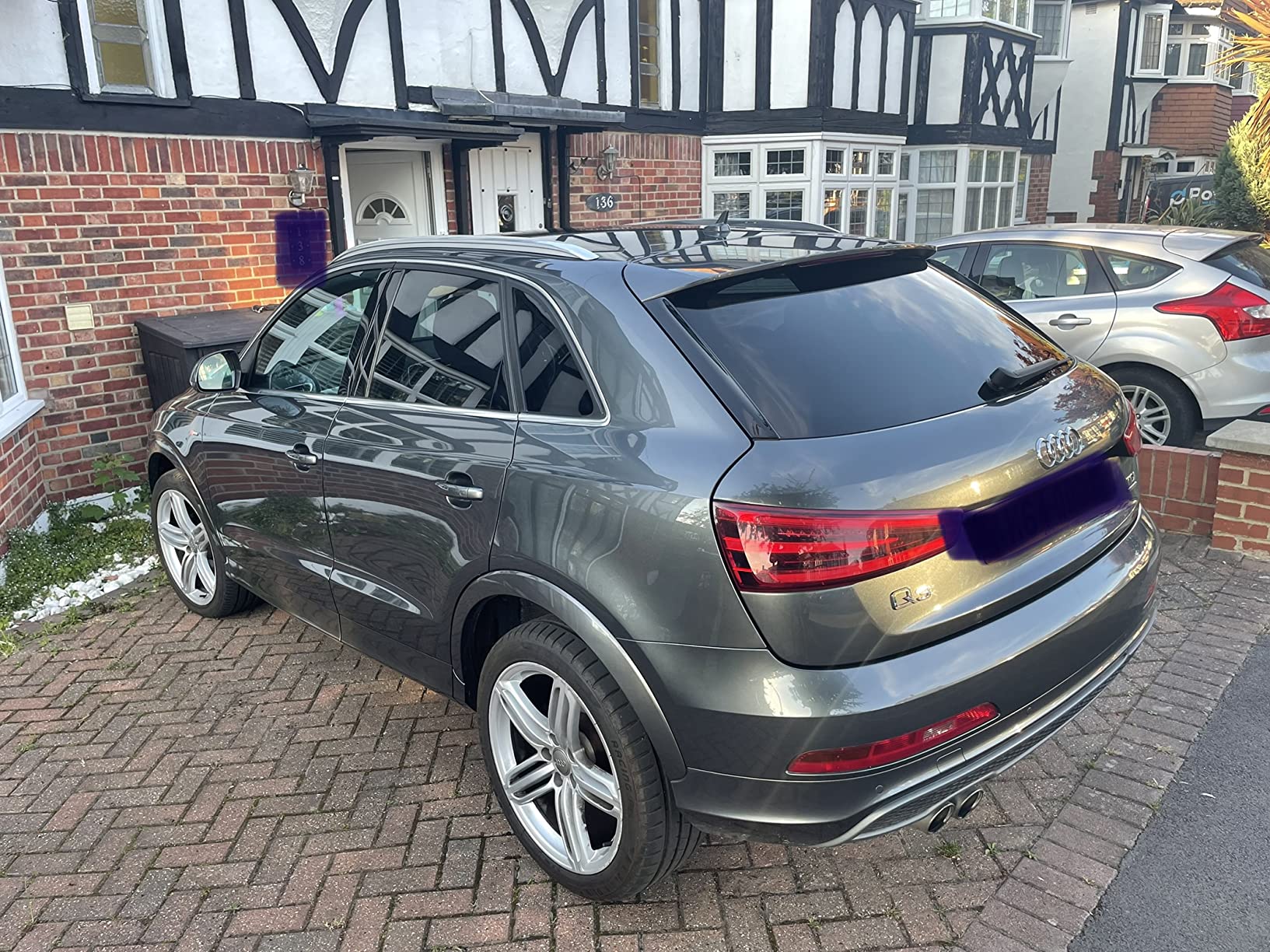 Customer review image of grey car after using Mullock's Dry Wash